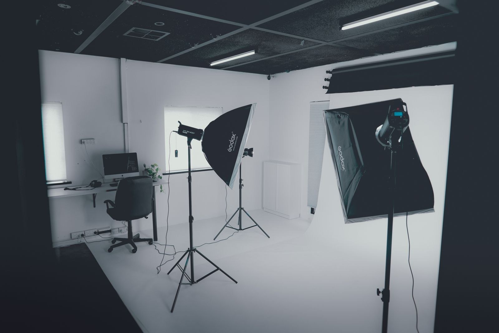 Studio lighting setup during a session